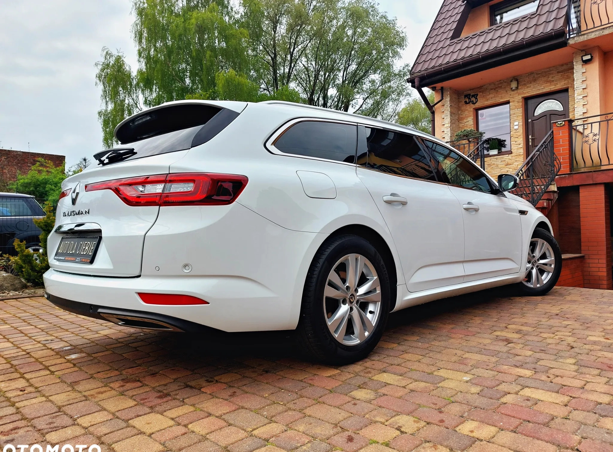 Renault Talisman cena 69900 przebieg: 166000, rok produkcji 2019 z Zawiercie małe 781